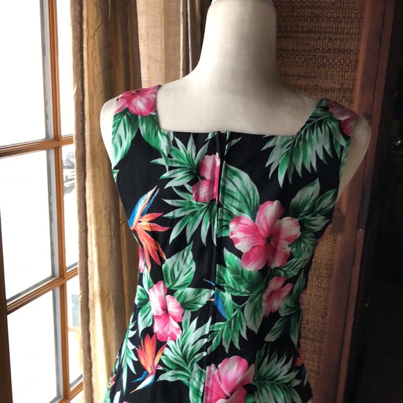 Hawaiian Print Sheath Dress - Picture 3 of 3